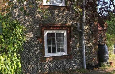Corner Cottage - base for exploring North Norfolk - Photo 35
