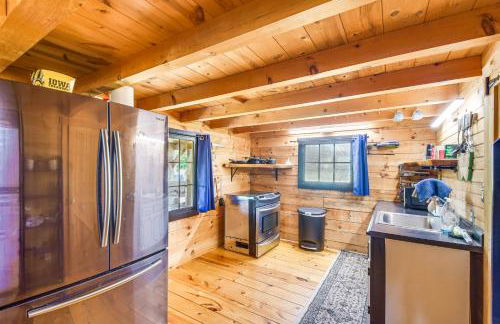 Bellevue Log Cabin with Gas Grill and Creek Access - Foto 3