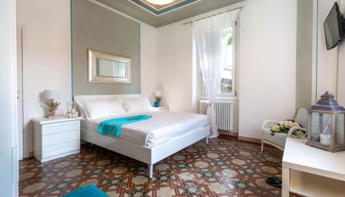 Maji Como Lake - Lake Como Historic Villa Apartments with Pool & Parking, 100m from Ferry & train - Foto 3