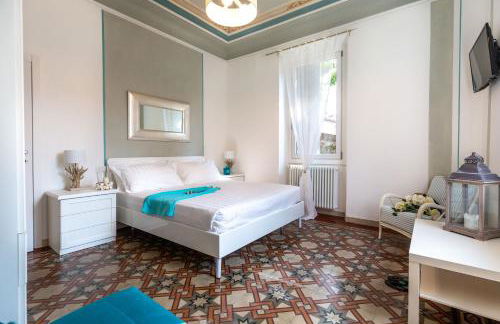 Maji Como Lake - Lake Como Historic Villa Apartments with Pool & Parking, 100m from Ferry & train - Foto 3