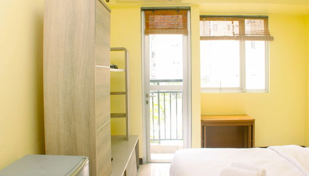 Warm And Homey Studio Room At Maple Park Sunter Apartment - Foto 5, Quarto