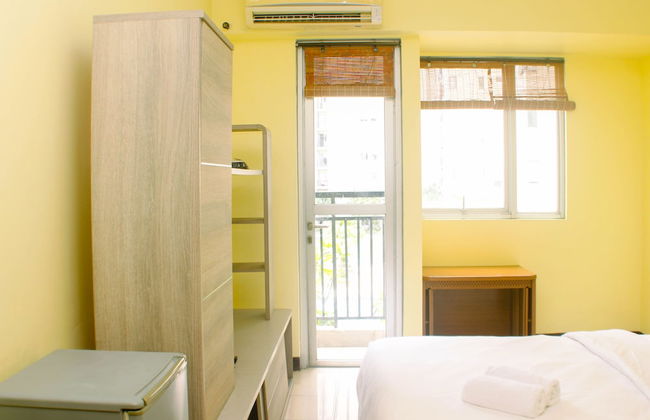 Warm And Homey Studio Room At Maple Park Sunter Apartment - Foto 5