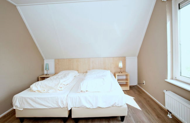 House With a View on Harbor, in a Water Area - Photo 11