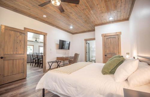 Tucked away in the woods - minutes to the New River - Acreage to explore! - Foto 24