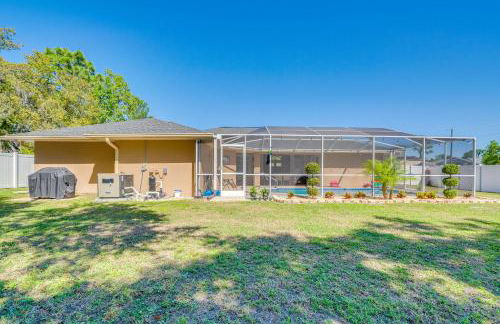 Relax Poolside Spring Hill Family Home with Yard! - Foto 34