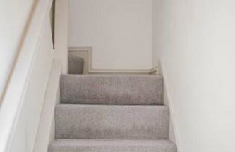 Sleeps 6 4 bedrooms 2 minute walk to the Square Hosted Happy Valley Cast - Photo 29