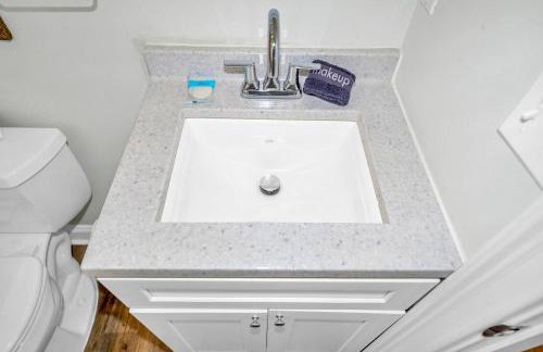 Two Homes, Private Pool, Game Room & Steps to the Beach - Foto 37