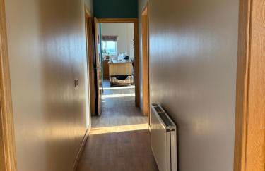 Distillers Cottage, Peaceful rural retreat in Lanarkshire, onsite craft distillery, hot tub, bbq hut, central for exploring Scotland - Photo 10