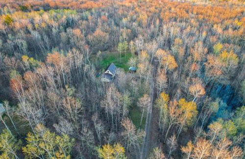Cozy Birchwood Retreat on UTV Trail with Hot Tub! - Foto 35