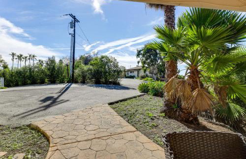 Private Hilltop Getaway with Patio Dogs Welcome! - Foto 19