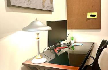 The Banksy-Free Parking -4 bedroom w King bed- Firepit Rooftop near United Center - Foto 28