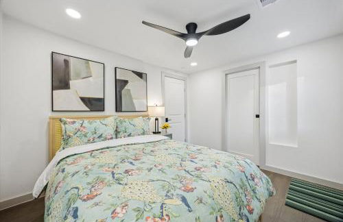 A Hoot's Nest-Lux Boutique Bungalow near Downtown! - Foto 23