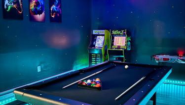 AMAZING Home with PRIVATE POOL, GAME ROOM & FIRE PIT! - Foto 4