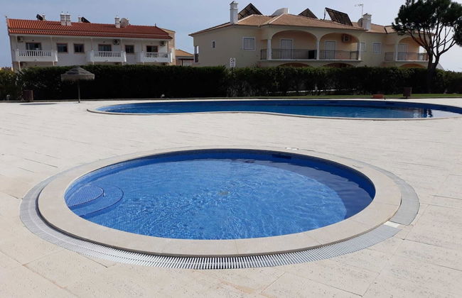 Remarkable 1-bed Apartment in Olhos de Água - Photo 9