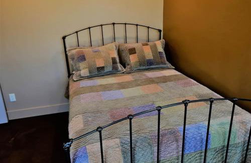 Barnwood Chateau with 2 Master Suites Hot Tub - Foto 43