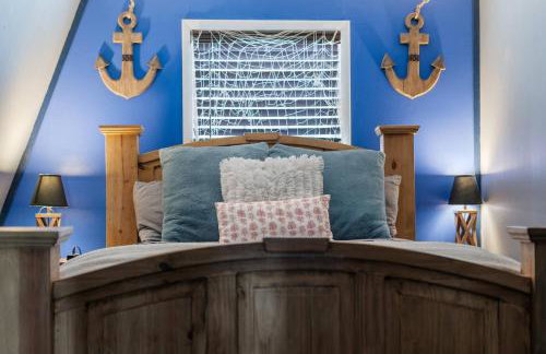 Douglas Lake Cabin with Hot Tub, Golf & Marina Views - Photo 23