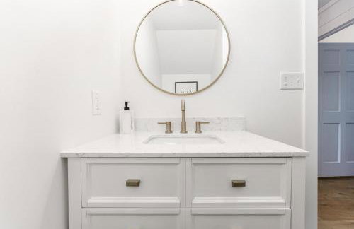 Smokys Landing Disc Golf Game Room Hot Tub - Photo 20