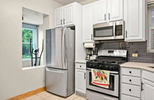 2 Bed Apt w/ Office, Free Parking, Near Wrigley - Foto 16
