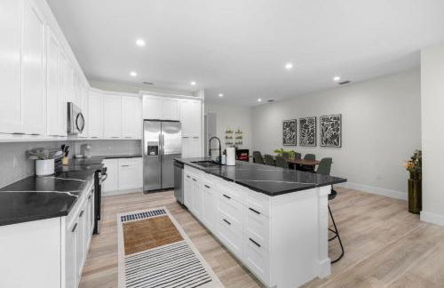 Naples Getaway by Beaches & Pickleball Courts - Photo 26