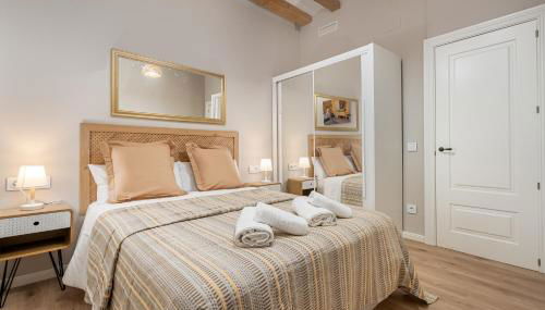 Apartamentos Circo Romano - Foto 2, towels, wardrobe