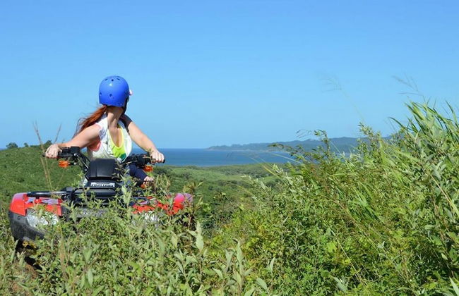 Impressively designed and decorated 3rd-floor space overlooking pool in Coco - Photo 45