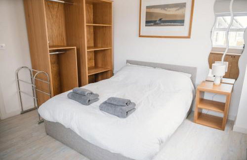 Barry Island Beachfront Apartment - Stunning Bay Views and Private Parking - Foto 23