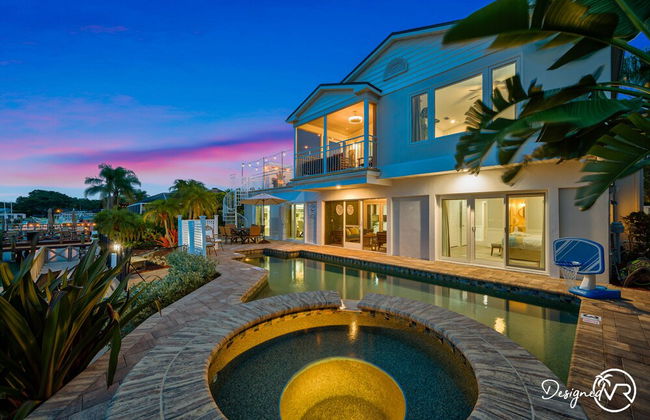 Chic 8BR with Heated Pool & Waterview - Photo 33