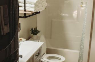 Corton Lodge on the Elk River - Riverview Suite - Foto 3