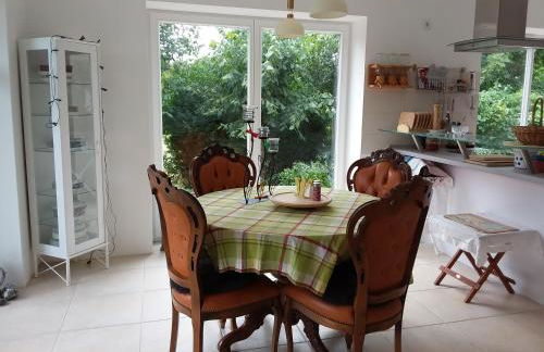 Haus Rosengarten- Ruhige Ferienwohnungen im Grünen - Foto 5