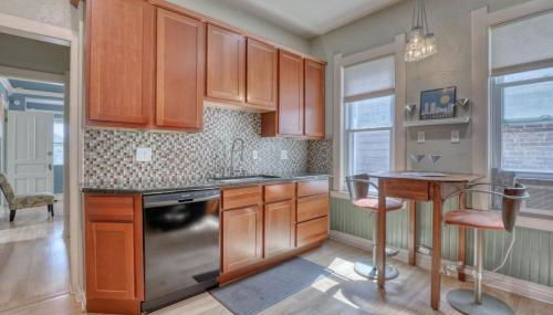 6BR Spacious Bay View Duplex, Sleeps 12, Near DT - Foto 2