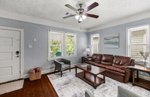 Port Side at M Historic Lost Bayou Retreat Walk to Beach Sleeps 6 - Foto 10