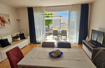 Sunny Lena Premium Family Apartment with Garden, Close to Beach & Pool - Foto 9