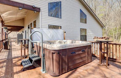 Stunning Maggie Valley Getaway with Decks, Fire Pit! - Foto 31