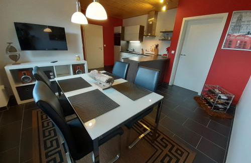 Ferienwohnung Terrasse Parkplatz WallBox Nürburgring - Foto 8