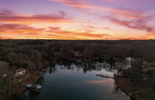 Lake House, Fire Table, Hot Tub, Screened in Porch - Foto 45