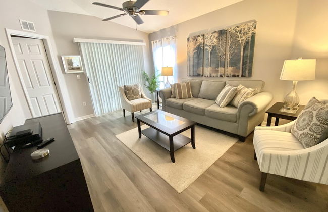 Grand Palm Community, Picnic Benches, Tennis Court and Much More!! - Foto 1