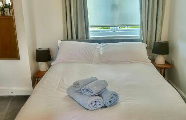 Cotswold studio with kitchen & patio - Photo 3