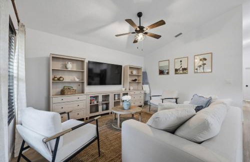 Cozy Coastal Cottage Minutes to Beach and Downtown - Foto 21