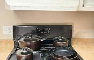 Entire Spacious Home Near DC - Photo 22