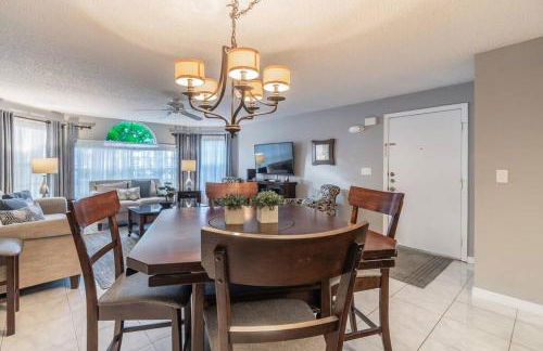 HARRY POTTER LIVES HERE! Unforgettable Home, Pool, Sleeps 8, Near Dis, LOW Rates! - Foto 17