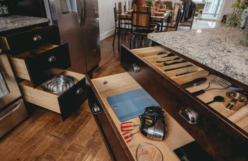 NEW Ivy House 3BR Townhome Downtown Beaches Wineries - Foto 32