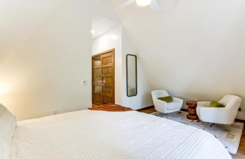 1 Mi to Resort Beach Alpine Lake A-Frame! - Foto 14