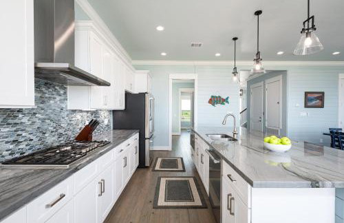 Luxury Beachfront l Sleeps 20, Hot Tub, Pool & Game Room Fun! - Foto 36