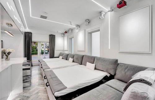 Versace Mansion Neighbor (Floor 1) Sleeps 9 - Foto 9