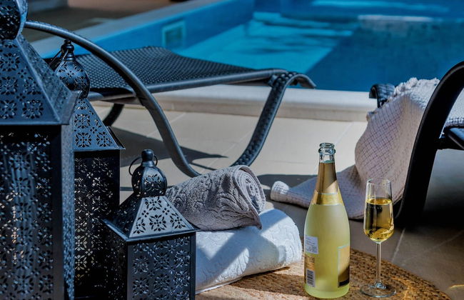 Luxury Villa Lelu With Heated Saltwater Pool, Parking, High Speed Internet, Bbq, el. car Charge T2 - Foto 30