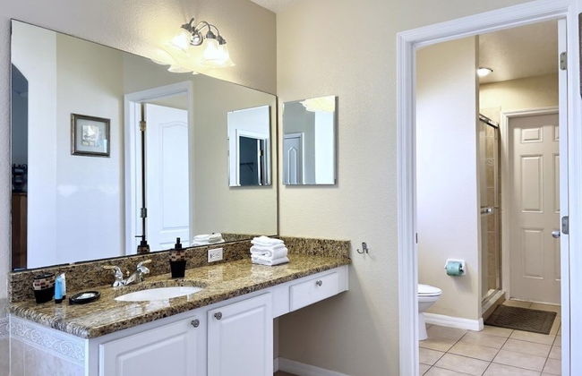 Lovely Lakeside 4-bed Pool Home At Villa Sol-3125 4 Bedroom Home by RedAwning - Foto 15