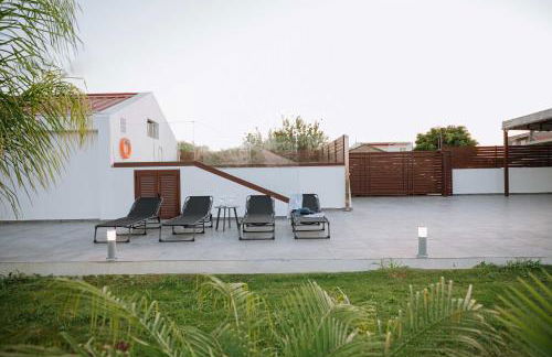 Manolis Seaside Villa with Private Pool - Foto 3