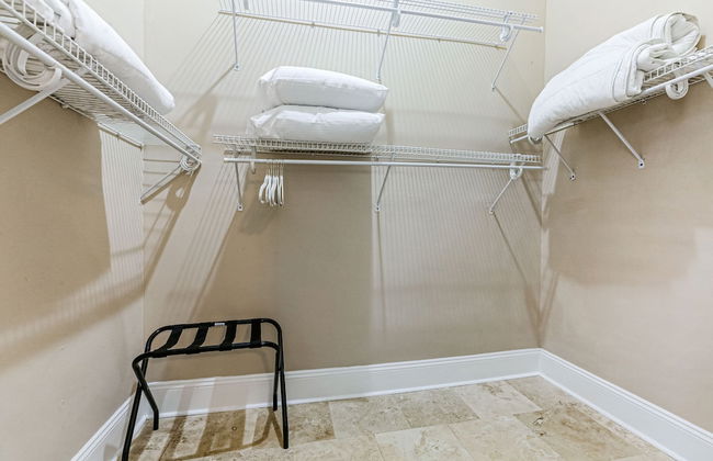 Modern 3BR Condo With Pool - Foto 33