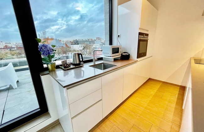 Modern 2BR Penthouse Near Diamond District by Oneluxstay - Foto 31