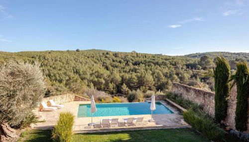 Casa de Piedra ubicada en el exclusivo wine village de Viladellops, te ofrece una experiencia única, donde el lujo y la tradición se fusionan en un entorno natural privilegiado - Foto 3